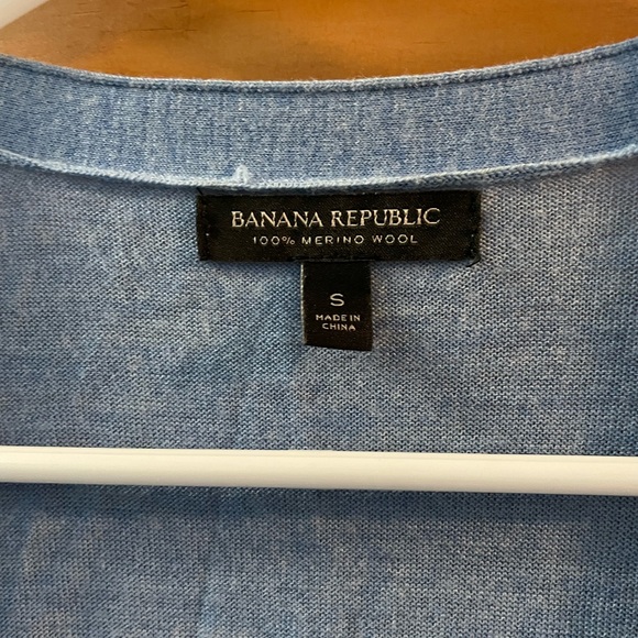 Banana Republic Women’s Cardigan Sweater - Picture 2 of 4